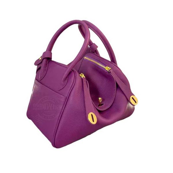 8a quality h ermes lindiss shoulder bags for women fashionable and luxury new gold button lingdi bag with lychee pattern super soft head wit
8a quality h ermes lindiss shoulder bags for women fashionable and luxury new gold button lingdi bag with lychee pattern super soft head wit