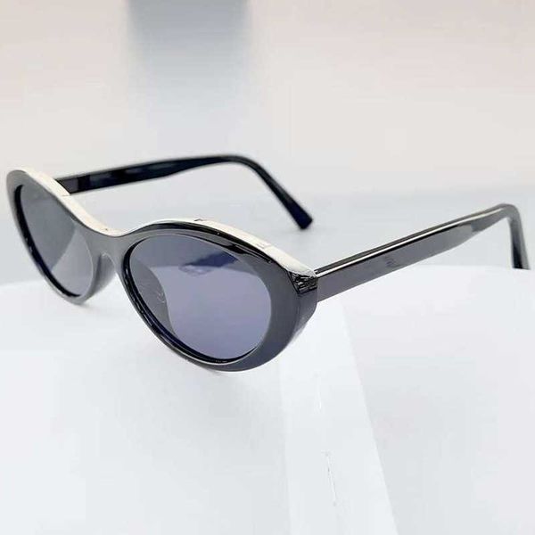 fashionable new sunglasses for female stars to take ps uv protection sunshade plain color texture and versatile sunglasses, White;black 
fashionable new sunglasses for female stars to take ps uv protection sunshade plain color texture and versatile sunglasses, White;black