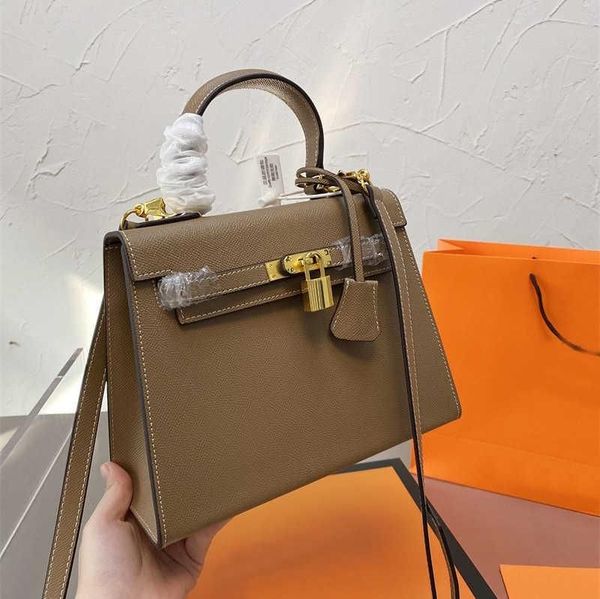 2023 designer bags leather ladies tote bag fashion handbag crossbody shoulderbag 7 colors size 25cm clutch purse a001
2023 designer bags leather ladies tote bag fashion handbag crossbody shoulderbag 7 colors size 25cm clutch purse a001