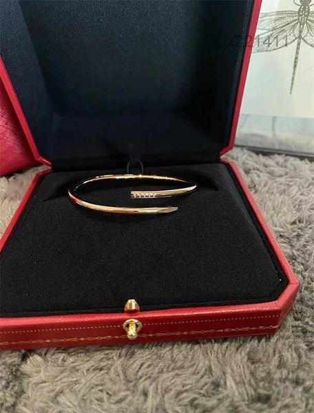 luxury love bracelets fashion bangle designer bracelet stainless steel plated valentine's day gift ab31, Golden;silver
luxury love bracelets fashion bangle designer bracelet stainless steel plated valentine's day gift ab31, Golden;silver