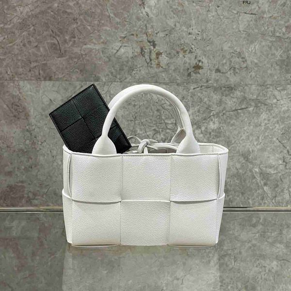 aa designer bottegasvenetas family womens bag arco tote mini one shoulder crossbody handbag have frj
aa designer bottegasvenetas family womens bag arco tote mini one shoulder crossbody handbag have frj