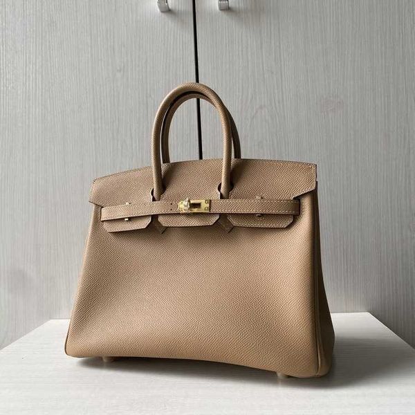 original h ermes brikis's tote bags wholesale handmade bag mini small 25cm ep palm print calfskin biscuit color sewing wax thread handb
original h ermes brikis's tote bags wholesale handmade bag mini small 25cm ep palm print calfskin biscuit color sewing wax thread handb