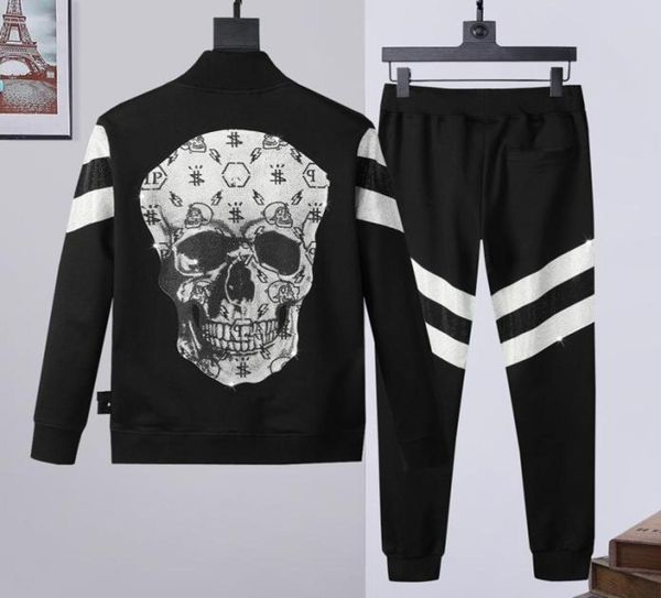 2 pieces sets tracksuit men skull autumn winter jacket sweatshirt drawstring pants phillip plain male sport hoodies running sport1090063, Gray
2 pieces sets tracksuit men skull autumn winter jacket sweatshirt drawstring pants phillip plain male sport hoodies running sport1090063, Gray