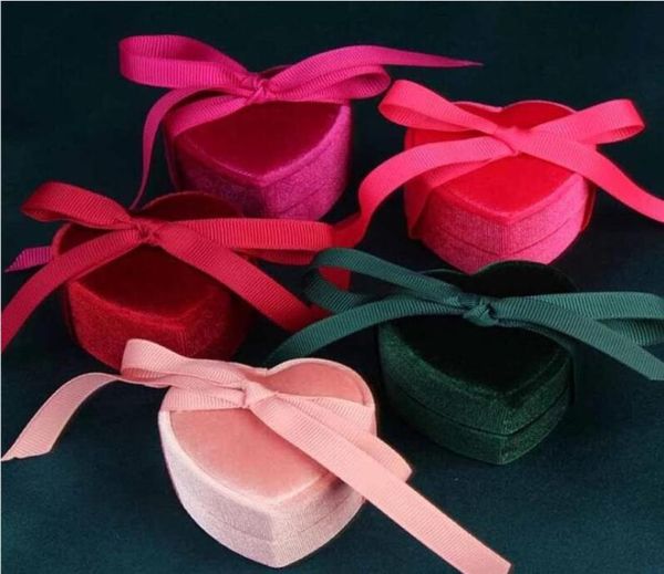 velvet ring box heart shape double ring boxes display holder jewelry case for proposal engagement wedding8529122, Black;white
velvet ring box heart shape double ring boxes display holder jewelry case for proposal engagement wedding8529122, Black;white