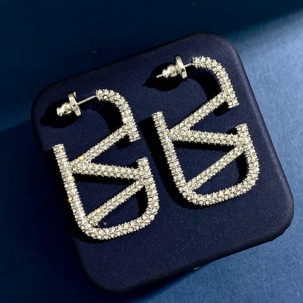 designer earring letter v logo stud earing luxury women fashion hoop jewelry metal valentinolies earring 14, Golden;silver
designer earring letter v logo stud earing luxury women fashion hoop jewelry metal valentinolies earring 14, Golden;silver
