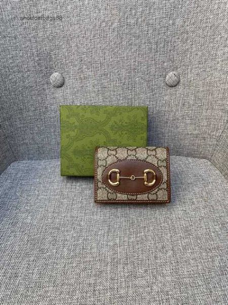fashion men and women wallet card leather designer famous brand short european and american style matching box size 8-10cm 621887, Red;black
fashion men and women wallet card leather designer famous brand short european and american style matching box size 8-10cm 621887, Red;black