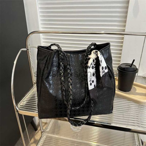 soft leather gentle temperament handbag 2023 summer new fashionable commuting simple atmosphere solid color one tote bagstylishdesignerbags
soft leather gentle temperament handbag 2023 summer new fashionable commuting simple atmosphere solid color one tote bagstylishdesignerbags