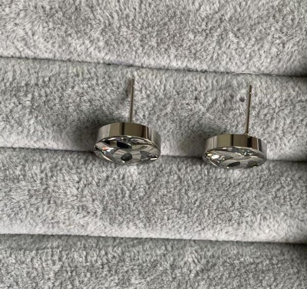 luxury brand women designer studs big stone titanium steel fashion couple earrings1410389, Golden;silver
luxury brand women designer studs big stone titanium steel fashion couple earrings1410389, Golden;silver