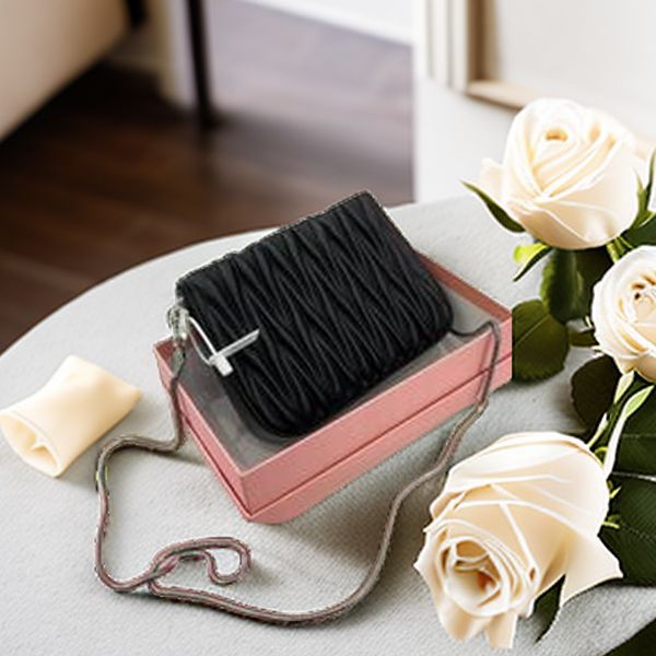 2023 factory boutique grade cowhide black women's bag with wrinkle pattern metal shoulder strap single shoulder crossbody bag brand lux
2023 factory boutique grade cowhide black women's bag with wrinkle pattern metal shoulder strap single shoulder crossbody bag brand lux
