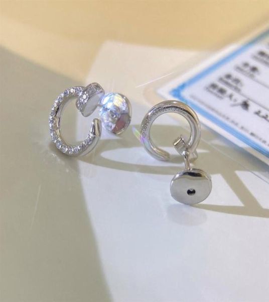 a pair of white gold silver stud ear inset diamond fashion light luxury jewelry men home party wear27246769798, Golden;silver
a pair of white gold silver stud ear inset diamond fashion light luxury jewelry men home party wear27246769798, Golden;silver