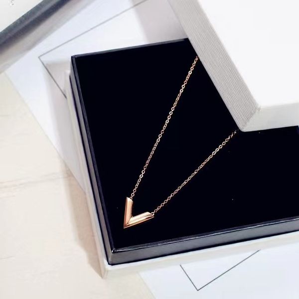 necklace chain heart necklaces jewelry pendants designers accessories designer women gold rose titanium steel charm pendant, Silver 
necklace chain heart necklaces jewelry pendants designers accessories designer women gold rose titanium steel charm pendant, Silver