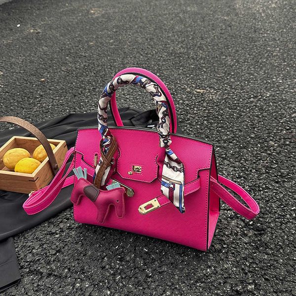 h ermes original brikiss tote bags online store spring and summer new bag ribbon pony pendant simple fashion trend commuter one shoulder cro
h ermes original brikiss tote bags online store spring and summer new bag ribbon pony pendant simple fashion trend commuter one shoulder cro