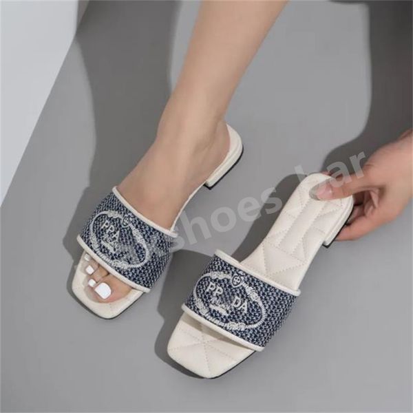 new p designer women leather sole triangle sandal flat slipper fashion summer heel slippers slides flip flops mule ladies daily commuting sa
new p designer women leather sole triangle sandal flat slipper fashion summer heel slippers slides flip flops mule ladies daily commuting sa