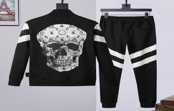2 pieces sets tracksuit men skull autumn winter jacket sweatshirt drawstring pants phillip plain male sport hoodies running sport9099565, Gray
2 pieces sets tracksuit men skull autumn winter jacket sweatshirt drawstring pants phillip plain male sport hoodies running sport9099565, Gray