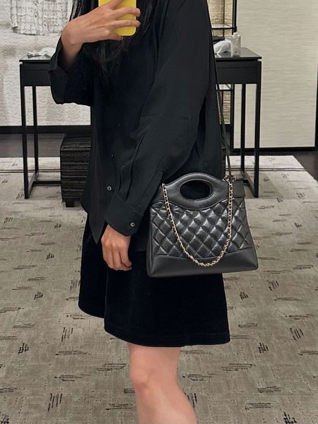 10a super original quality women chain caviar lambskin shoulder bag luxurys designers bags 31shopping bag fashion 23cm crossbody hangbag tot
10a super original quality women chain caviar lambskin shoulder bag luxurys designers bags 31shopping bag fashion 23cm crossbody hangbag tot