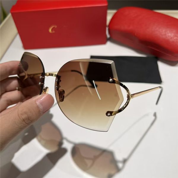 designer sunglasses for women and men fashion model special uv400 protection letters big leg double beam frame outdoor luxury design women s, White;black
designer sunglasses for women and men fashion model special uv400 protection letters big leg double beam frame outdoor luxury design women s, White;black