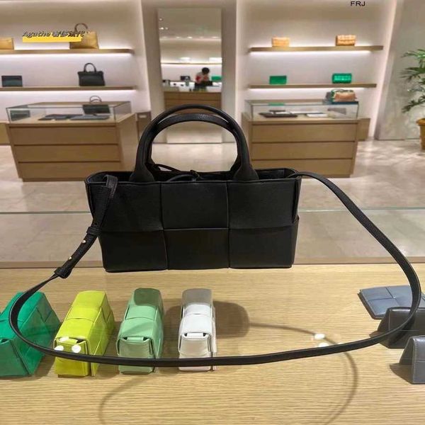 aa designer handbags bottegasvenetas bags candy arcos womens bag new mini arco tote woven handbill shoulder q have frj
aa designer handbags bottegasvenetas bags candy arcos womens bag new mini arco tote woven handbill shoulder q have frj