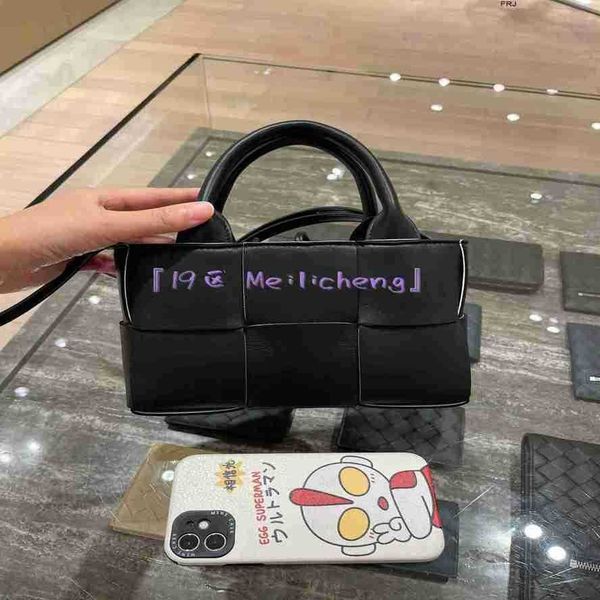 aa designer handbags bottegasvenetas bags candy arcos new arco tote handbag super mini woven grain shopping bag handheld womens ic have frj
aa designer handbags bottegasvenetas bags candy arcos new arco tote handbag super mini woven grain shopping bag handheld womens ic have frj