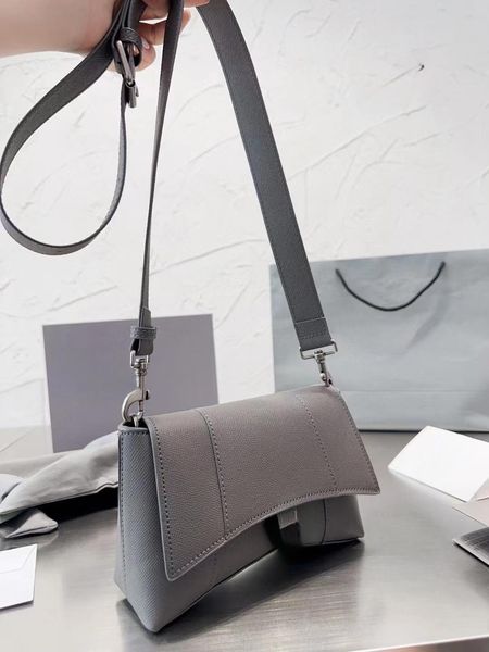 luxury designer handbags hourglass leather shoulder straps women's texture bags fashion women's bag purse curved design handbag me
luxury designer handbags hourglass leather shoulder straps women's texture bags fashion women's bag purse curved design handbag me