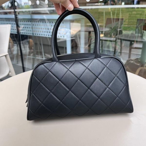 designer underarm bag shoulder bag handle handbag purse classic leather atmospheric fashion handbag luxury bag
designer underarm bag shoulder bag handle handbag purse classic leather atmospheric fashion handbag luxury bag