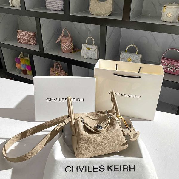h ermes lindiss tote bags original edition online store chvileskeirh niche design pillow bag 2023 new doctor fashion mini handhel with real
h ermes lindiss tote bags original edition online store chvileskeirh niche design pillow bag 2023 new doctor fashion mini handhel with real