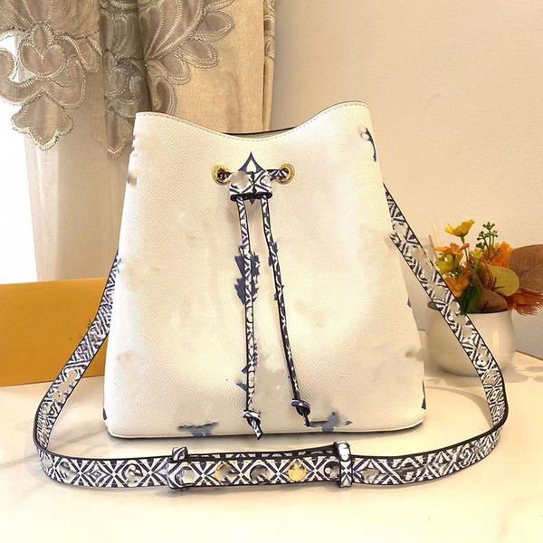 women's bag bucket bag crossbody bag canvas cowhide fashion leather shoulder bag draw rope closed classic women's purse shopping b
women's bag bucket bag crossbody bag canvas cowhide fashion leather shoulder bag draw rope closed classic women's purse shopping b