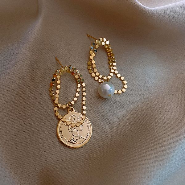 dangle asymmetrical designer earrings for woman plated gold stud earring fashion small wedding metal chain pearl diamond studs earrings luxu, Golden
dangle asymmetrical designer earrings for woman plated gold stud earring fashion small wedding metal chain pearl diamond studs earrings luxu, Golden