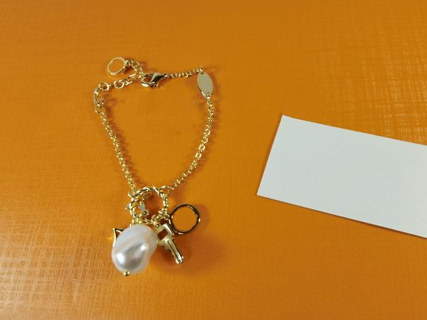 designer bracelet luxury luis bracelet vuttonity pearl 18k gold brand love bracelet charm bracelet sparkling crystal party jewelry cyfsty hv, Golden;silver
designer bracelet luxury luis bracelet vuttonity pearl 18k gold brand love bracelet charm bracelet sparkling crystal party jewelry cyfsty hv, Golden;silver
