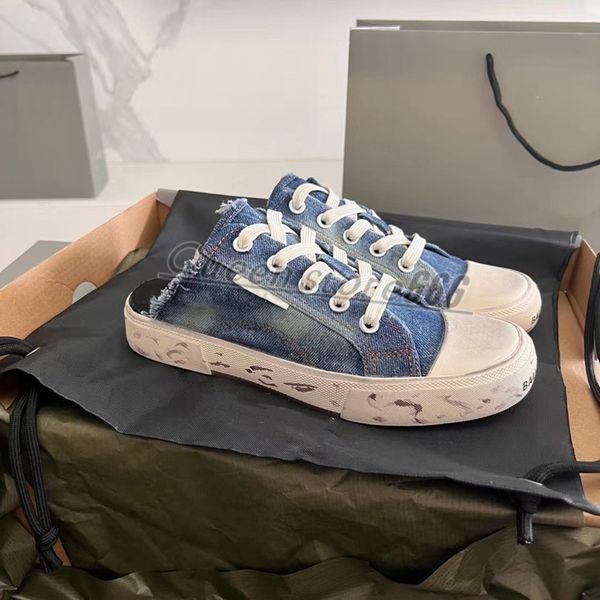 denim blue casual canvas brand new sports shoes vintage style black and red classic color scheme toe letter evil god using vintage water dye
denim blue casual canvas brand new sports shoes vintage style black and red classic color scheme toe letter evil god using vintage water dye