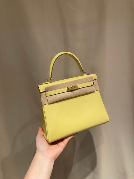 kellybag 25cm bag swiftskin 1z jaune poussin gold buckle
kellybag 25cm bag swiftskin 1z jaune poussin gold buckle
