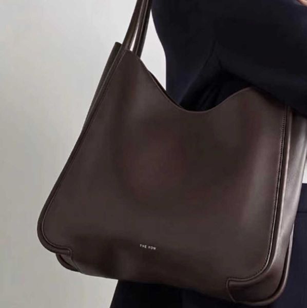 the same rose park chae-young row armpit bag symmetric tote leather shoulder commuter fashion goes with everything
the same rose park chae-young row armpit bag symmetric tote leather shoulder commuter fashion goes with everything