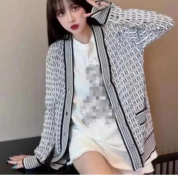 women's sweaters v neck cardigan classic designer long sleeve sweater knitted oversized jumper casual coat women's clothing, White;black
women's sweaters v neck cardigan classic designer long sleeve sweater knitted oversized jumper casual coat women's clothing, White;black