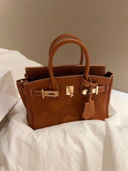 h ermes brikis's handbags wholesale manor bag 2023 new popular handheld this year women's advanced sense one shoulder crossbody wi
h ermes brikis's handbags wholesale manor bag 2023 new popular handheld this year women's advanced sense one shoulder crossbody wi