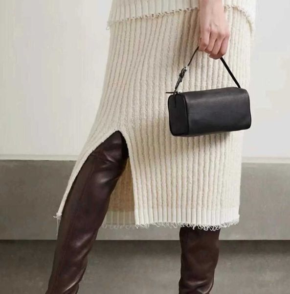 designer bags leather the/row pencil bag simple handbag 90s cow penholder mini armpit solid fashion classic foreign style handbag
designer bags leather the/row pencil bag simple handbag 90s cow penholder mini armpit solid fashion classic foreign style handbag