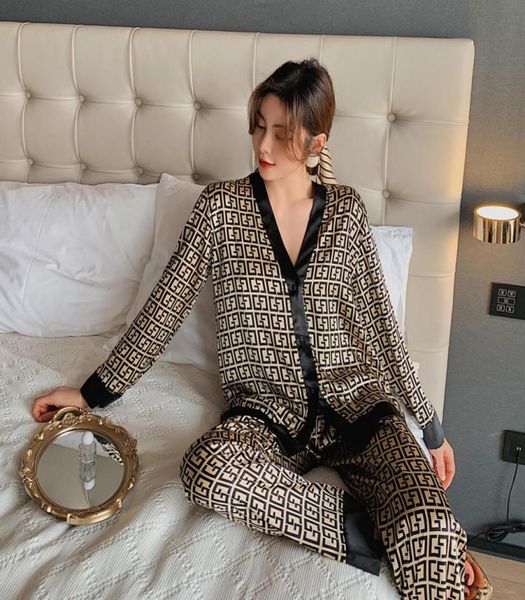2pcs women039s pajamas sets woman pajama summer v neck design suit long sleeve trousers set home clothes satin silk pijama6893944, Red;black
2pcs women039s pajamas sets woman pajama summer v neck design suit long sleeve trousers set home clothes satin silk pijama6893944, Red;black