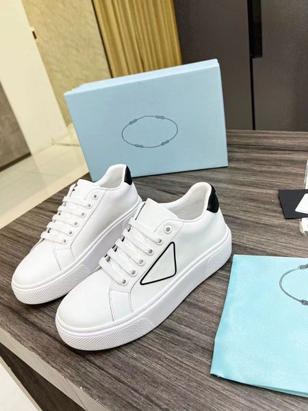 2023 new luxury low-casual board shoes triangle label letter soft sole sports small white shoes, Black
2023 new luxury low-casual board shoes triangle label letter soft sole sports small white shoes, Black