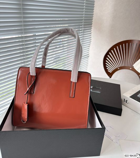 luxurys handbags designer handbags tote bag shoulder bag designer crossbody bag shiny calf leather material classic womens handbag shopping
luxurys handbags designer handbags tote bag shoulder bag designer crossbody bag shiny calf leather material classic womens handbag shopping