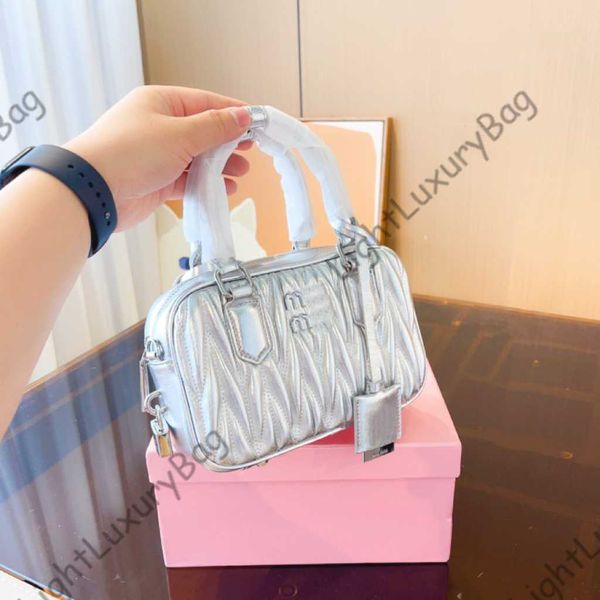 fashion pink cute shoulder bag miu matelasse bowling handbags purses womens mens designer wallets crossbody square genuine leather tote clut
fashion pink cute shoulder bag miu matelasse bowling handbags purses womens mens designer wallets crossbody square genuine leather tote clut