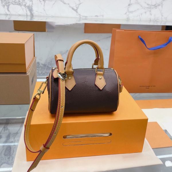 designer nano speedy mini bags women totes fashion shoulder bag with love badge leather crossbody classic woman handbags purse
designer nano speedy mini bags women totes fashion shoulder bag with love badge leather crossbody classic woman handbags purse