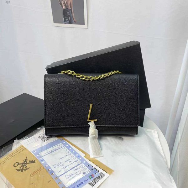 designer bag luxury shoulder bag metal buckle letter women crossbody bags small purse fashion ladies handbag very good
designer bag luxury shoulder bag metal buckle letter women crossbody bags small purse fashion ladies handbag very good