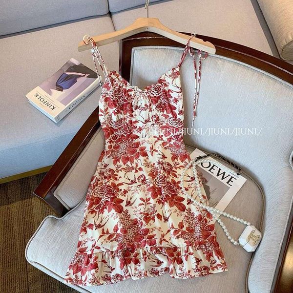 light mature style floral strap dress for women french summer temperament age reducing gentle and unique, Black;gray
light mature style floral strap dress for women french summer temperament age reducing gentle and unique, Black;gray
