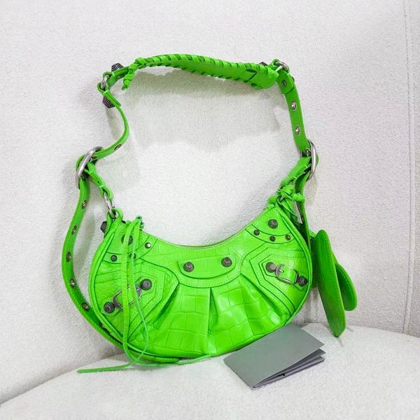 luxurys designer le cagole shoulder bag motorcycle women purses handbags crocodile pattern crossbody mirror bag fashion famous mens hobo clu
luxurys designer le cagole shoulder bag motorcycle women purses handbags crocodile pattern crossbody mirror bag fashion famous mens hobo clu