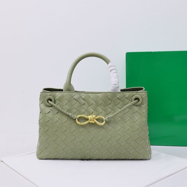 2023 new designer bag tote women shoulder bag women handbags fashion large capacity attache case solid classic luxury purse
2023 new designer bag tote women shoulder bag women handbags fashion large capacity attache case solid classic luxury purse