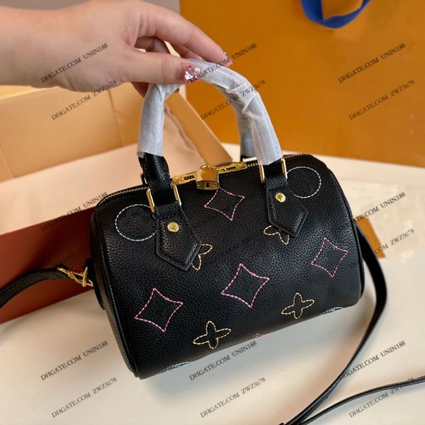 23ss womens luxurys designers speedy nano tote bag embroidery flowers pillow shoulder strap crossbody women handbag with original metal pouc
23ss womens luxurys designers speedy nano tote bag embroidery flowers pillow shoulder strap crossbody women handbag with original metal pouc
