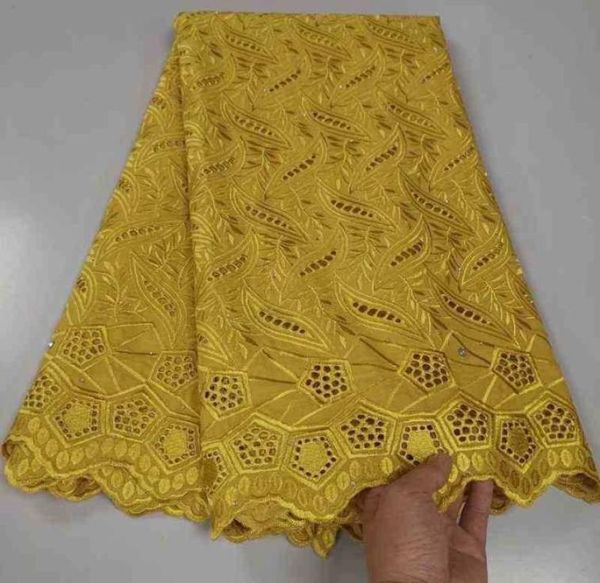 fabric beautifugold african swiss dry cotton lace handmade 5 yards nigerian voile lace fabric for wedding dress sewing j220909718026637, Black;white
fabric beautifugold african swiss dry cotton lace handmade 5 yards nigerian voile lace fabric for wedding dress sewing j220909718026637, Black;white
