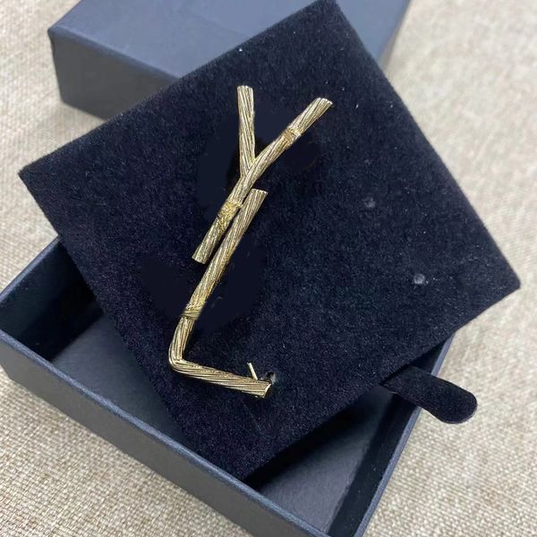 bamboo texture brooch designer letter brooch pins luxury jewelry women gold broochs, Gray
bamboo texture brooch designer letter brooch pins luxury jewelry women gold broochs, Gray