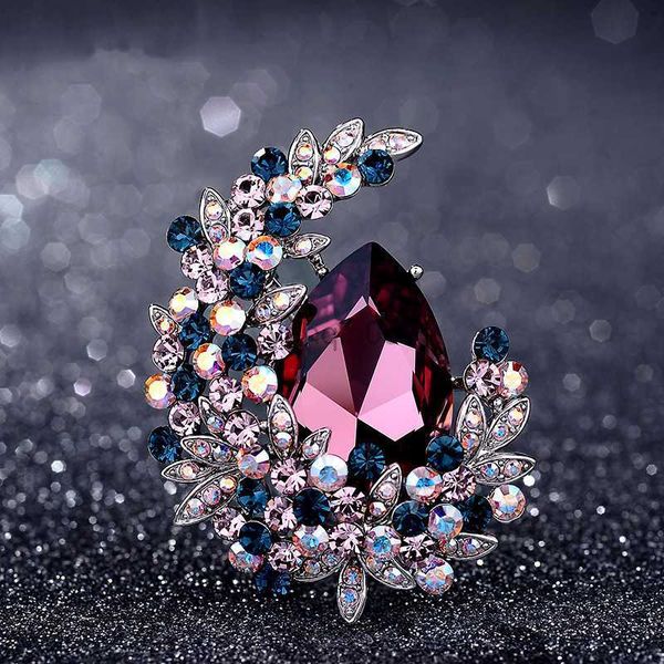 pins brooches elegant crystal moon brooch wholesale corsage pin autumn winter jewelry for coat suit trendy acessories hkd230807, Gray
pins brooches elegant crystal moon brooch wholesale corsage pin autumn winter jewelry for coat suit trendy acessories hkd230807, Gray