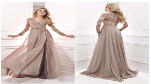 graceful a line chiffon mother of the bride dresses v neck long sleeve side slit appliques beads evening dress for women4976769, Black;red
graceful a line chiffon mother of the bride dresses v neck long sleeve side slit appliques beads evening dress for women4976769, Black;red