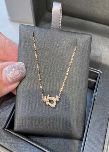 v gold material charm pendant necklace with sparkly diamond bracelet stud earring have stamp ps7235a7727388, Golden
v gold material charm pendant necklace with sparkly diamond bracelet stud earring have stamp ps7235a7727388, Golden