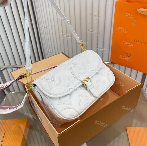 real leather women bag luxury handbags designer bag 3a shoulder bag ladies messenger bag saddle bag classic wallet soft leather shopping bag
real leather women bag luxury handbags designer bag 3a shoulder bag ladies messenger bag saddle bag classic wallet soft leather shopping bag